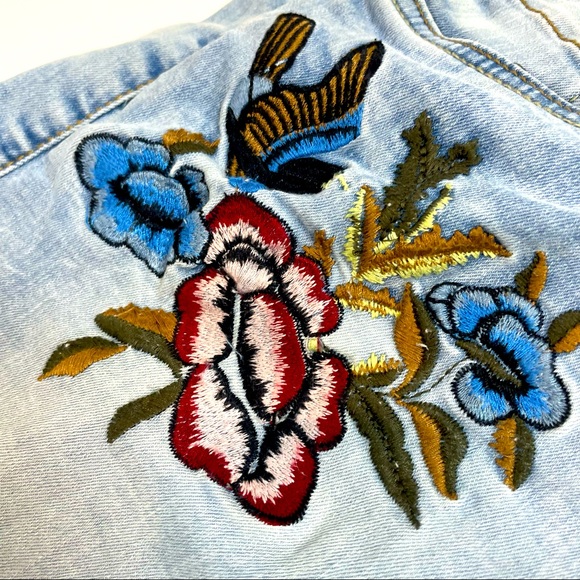 Cut off shorts embroidered flowers faded look great shape! - Picture 4 of 5